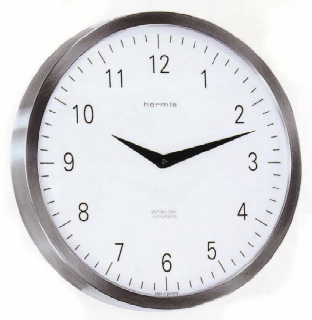 シンプルで見やすい　　ヘルムレ（HERMLE)製掛け時計　METROPOLITAN 30466-002100