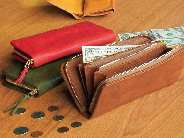 柔らかいレザーと収納力が魅力！　レザーラウンドファスナー長財布　ミネルバ