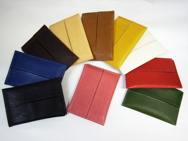 味わいのあるレザー素材が魅力！レザーポケットティッシュケース　ミネルバ