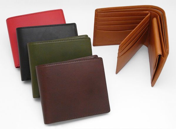 高級感ある手触りが魅力！イタリアンレザー中仕切り財布　Liscio　