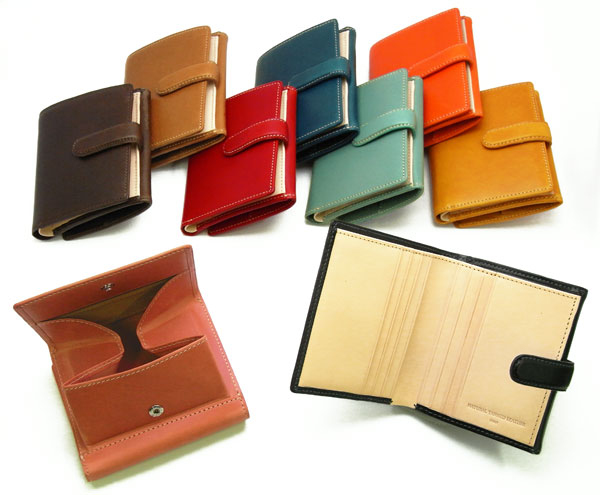 機能的でお洒落なデザインのレザー財布ベルト付き二つ折り