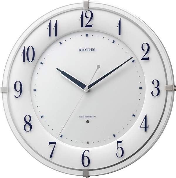 お部屋の明るさを感知して自動点灯します！　リズム電波掛け時計　リバライトR497 8MY497SR03