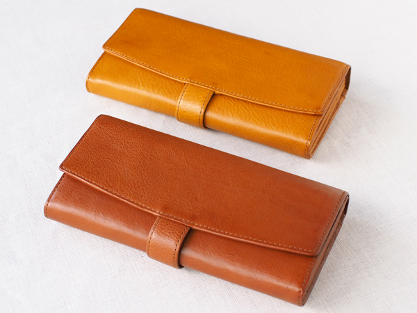 柔らかいレザーと収納力が魅力！　レザーベルト付き長財布　アリゾナ