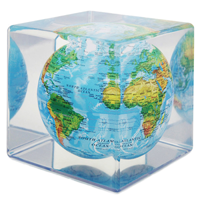 ゆっくりと回り続ける不思議な地球儀 5"MOVA CUBE  GLOBES 　ムーバキューブグローブ　MC5RBE 　φ１２．７ｃｍ Blue with Relief Map