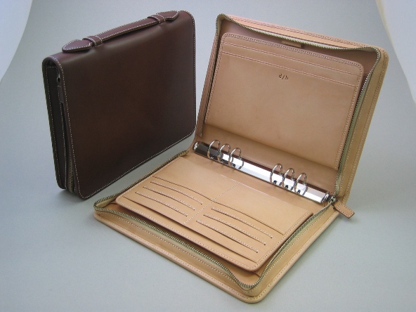 イタリアンレザーのA５オーガナイザー　Calligiana