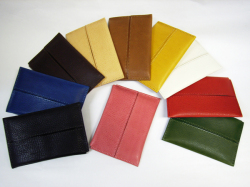 味わいのあるレザー素材が魅力！レザーポケットティッシュケース　ミネルバ