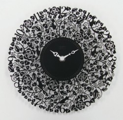 繊細な模様が美しい　掛け時計　７バードメタルクロック　ブラック