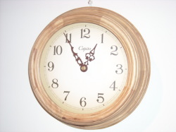 天然木とアンティーク調文字盤がお洒落！CAPITO掛け時計　Antique Wooden NA
