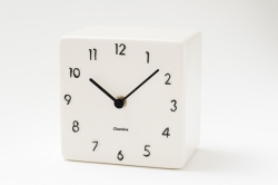 陶器の風合いがうれしい！　置き時計　CHAMBRE　TOUKI　DBK