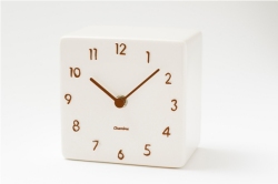 陶器の風合いがうれしい！　置き時計　CHAMBRE　TOUKI　DBR