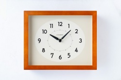 レトロでモダンなデザイン　ヒノキの掛け時計 CHAMBRE 　CH-071CB  CAFE BROWN アラビア数字