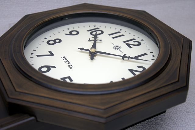 格調高く時の訪れを告げます！ ボンボン報時付き だるま振り子