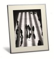 シンプルでクールなフォトフレーム SHADOW  20×25cm  PHILIPPI 102003
