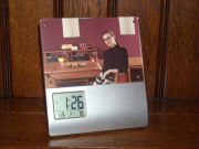 吹き込んだ声をアラームにできる録音目覚まし時計！録音再生機能つきフォトフレームアラームクロック　PHOTOSTAND　70128-10