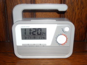 災害時に便利な発電機能付きダイナモAM/FMラジオ電波クロックC6020