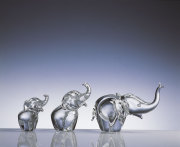 透明に輝くクリスタル製　ゾウ（small)
