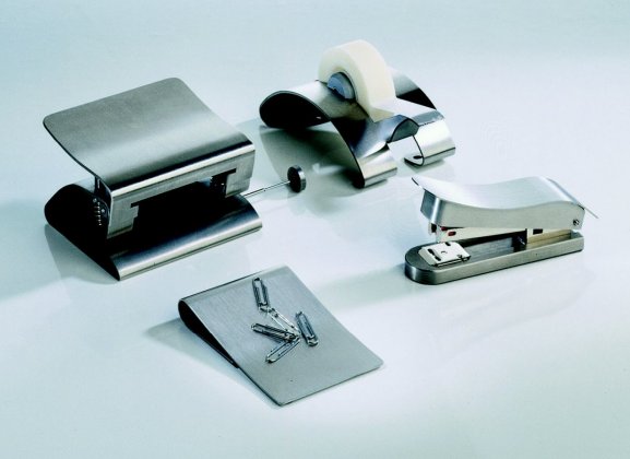 シンプルでスタイリッシュ！ステープラー S