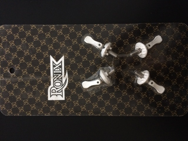 09-12 Ronix Toggle Bolt w/Washer (set of 4)