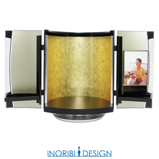 小さなデザイン仏壇　【PULEA（ピュレア）】　黒・飾り板[金模様]