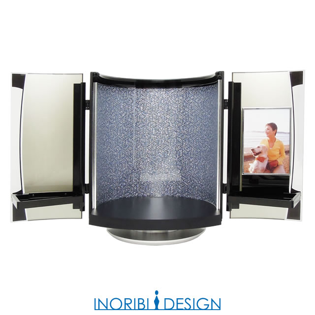 小さなデザイン仏壇　【PULEA（ピュレア）】　黒・飾り板[瑠璃輝] Ruriki