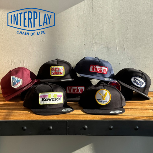 INTERPLAY ORIGINAL　VINTAGE WAPPEN CAP (5PANEL)　【帽子 キャップ ブラック バーガンディ ネイビー ヴィンテージ ワッペン スナッ