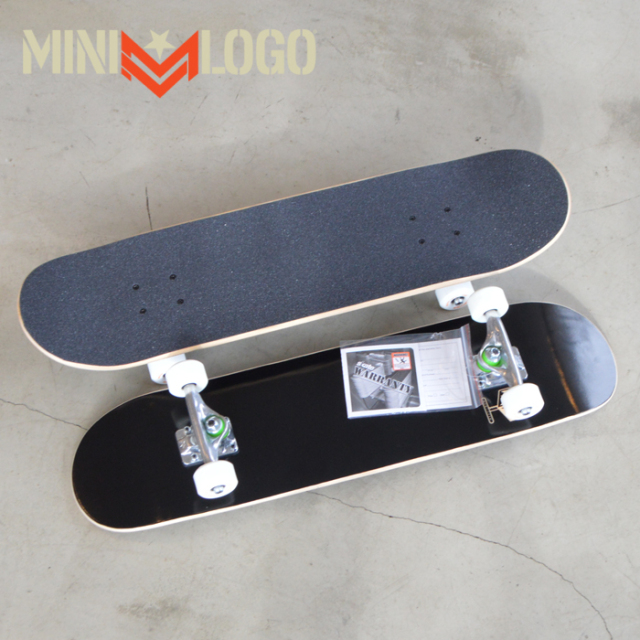 MINI LOGO(ミニロゴ)　DETONATOR SKATEBOARD COMPLETE BLACK　【スケートボード スケボー】【コンプリート 完成品 セット】【ブラン