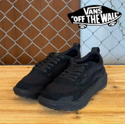 VANS バンズ ヴァンズ 　Ultrarange Neo 2.0　 【VN000EJ8BLK】【ウルトラレンジ 定番 ブラック おしゃれ シンプル】【インタープレ