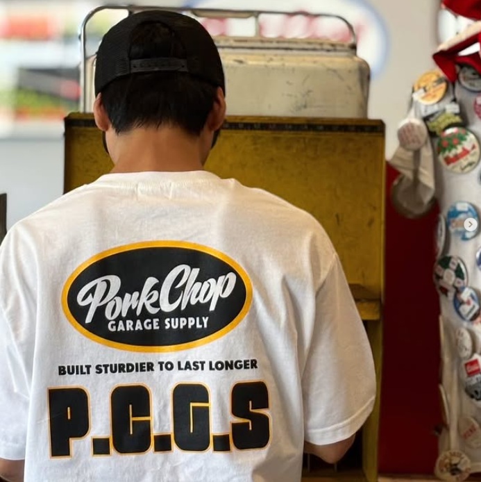 PORKCHOP GARAGE SUPPLY (ポークチョップ ガレージサプライ)　 PCGS BLOCK TEE　【TEE Tシャツ ホワイト ブラック】【インタープレイ