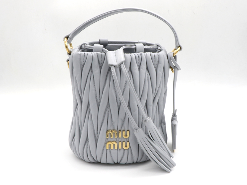 【 ミュウミュウ MIU MIU 】 マテラッセ バケット ショルダーバッグ ギャザー ラムレザー ブルーグレー レディース 保存袋 00713-0