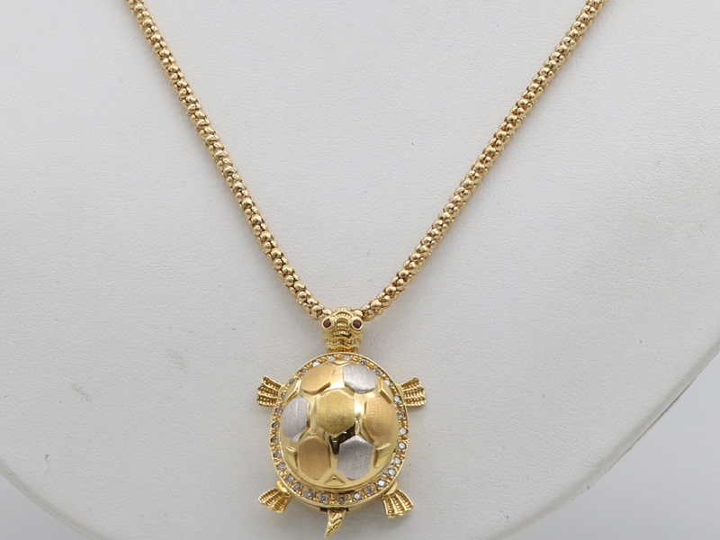 【 イエローゴールド/ホワイトゴールド K18YG/K18WG 】 ペンネック ダイヤ0.28ct ルビー0.04ct カメモチーフ 50cm 21.0g ☆新着 70017-1