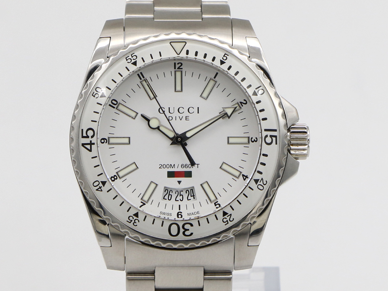 【 グッチ GUCCI 】腕時計 136.3 ダイブ ホワイト文字盤 40mm SS クォーツ デイト メンズ 70230-6