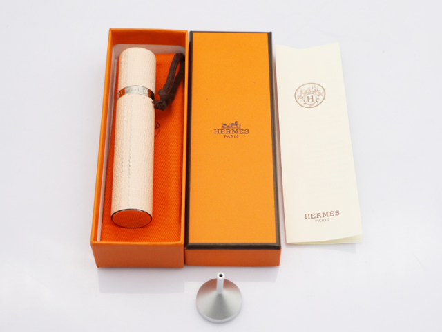 【 エルメス HERMES 】 香水ケース レフィラブル アトマイザーピンクベージュ レザー 箱 ユニセックス 新着 70026-2