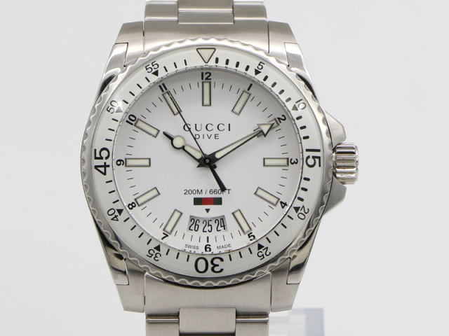 【 グッチ GUCCI 】腕時計 136.3 ダイブ ホワイト文字盤 40mm SS クォーツ デイト メンズ 70230-6