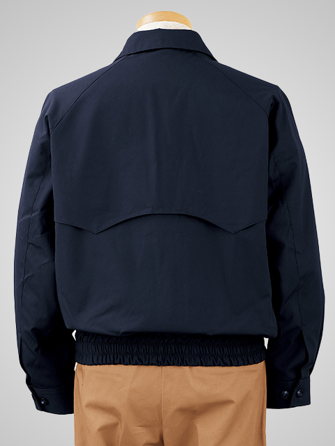 スリーシーズン大活躍の定番「スイングトップジャンパー  