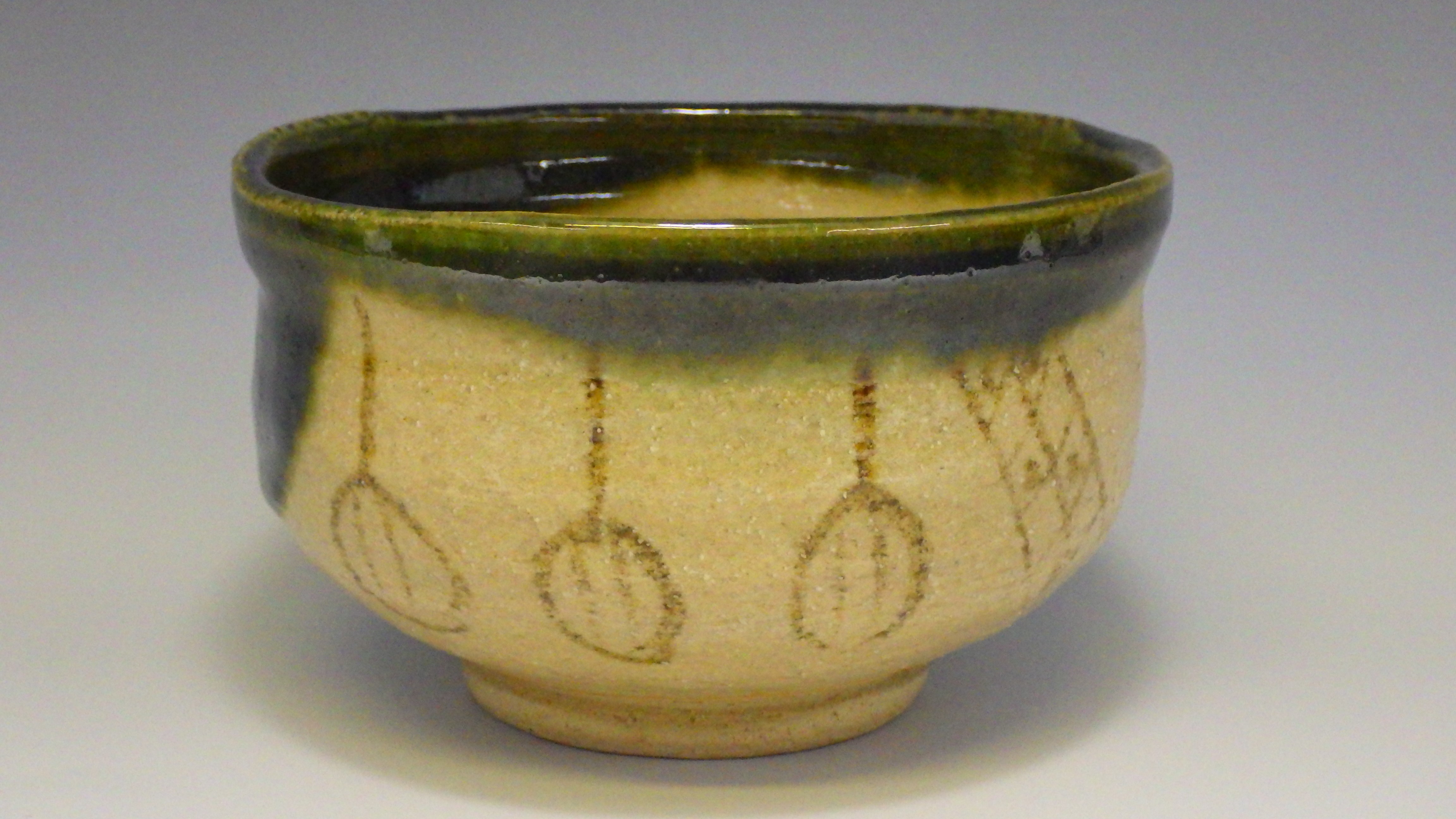 3代小倉円平（淡路島織部抹茶茶碗）