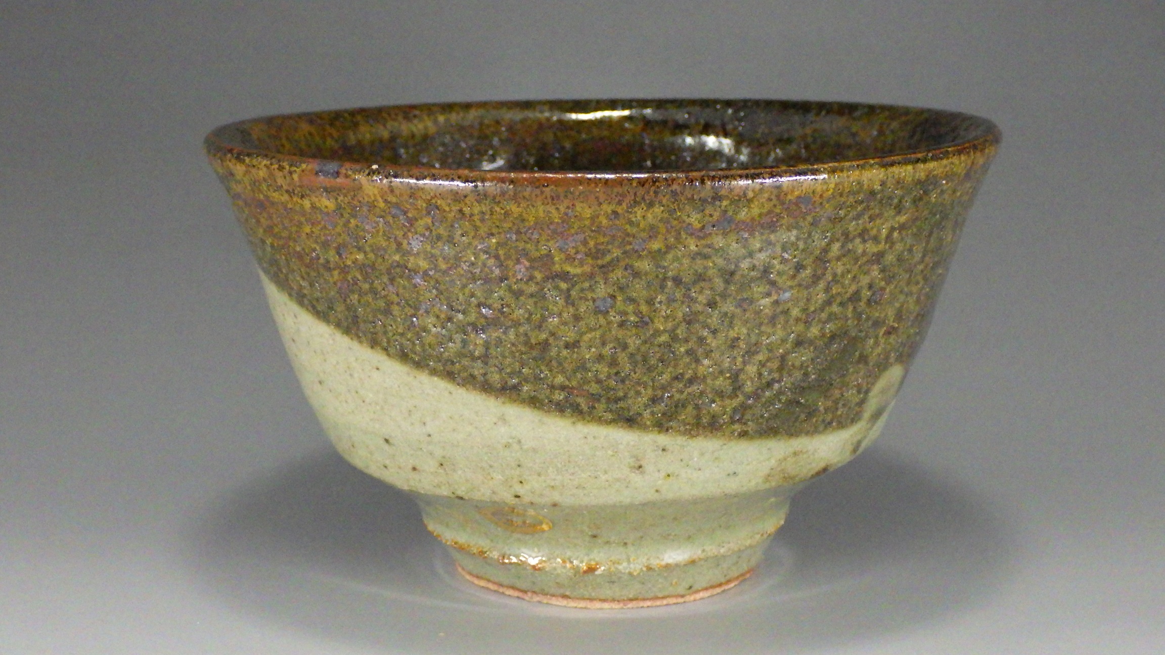 祐工　作（福岡地泥皮鯨抹茶茶碗）
