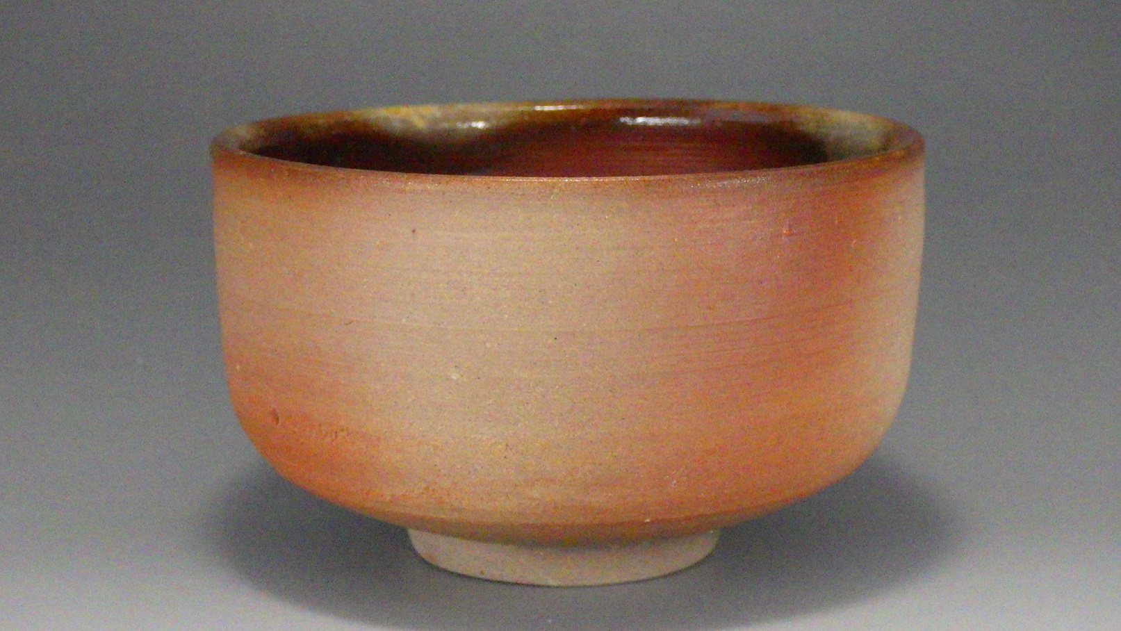 片岡聖観（備前黄ゴマ抹茶茶碗）