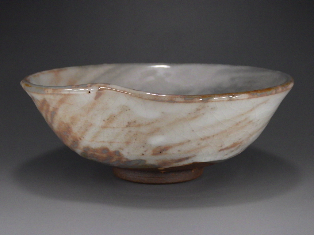 5代目小三郎（美濃焼刷毛目抹茶茶碗）