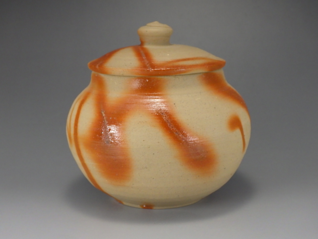 竹内靖之（備前焼緋襷蓋付小壺）