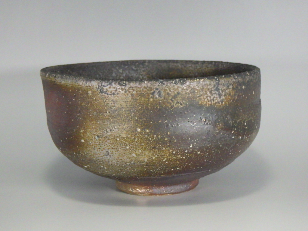 久郷剛司(備前焼窯変金彩抹茶茶碗)