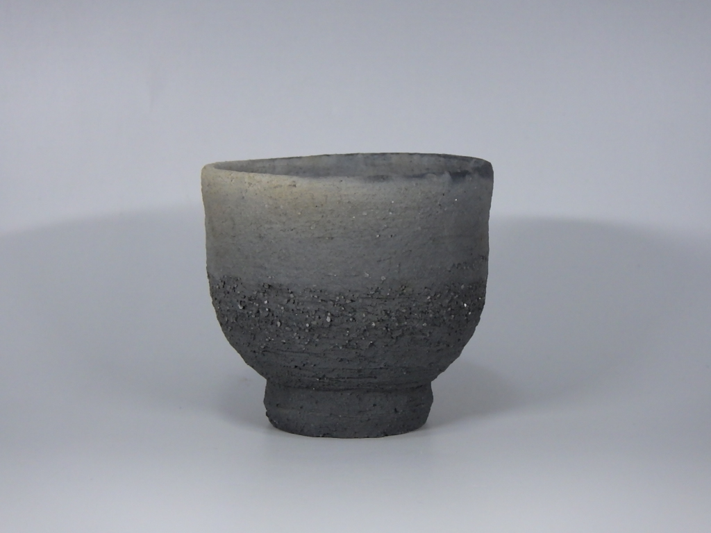 加藤寿逸（瀬戸焼灰釉ぐい飲み）