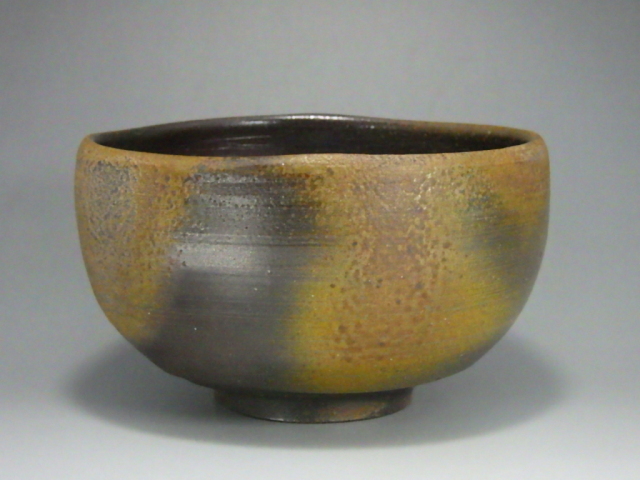 備前窯元春湖苑（黄ゴマ抹茶茶碗）
