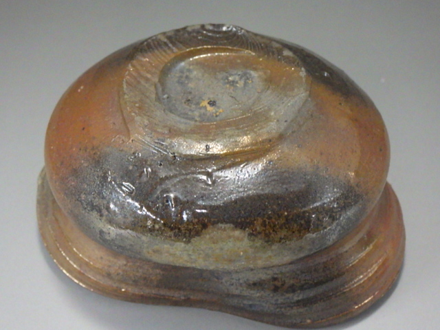 竹内靖之（備前焼金彩窯変轡ぐい飲み）