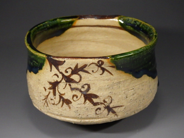 新品　二代　山口錠鉄　作　織部　平茶碗　木箱付き　瀬戸焼織部　抹茶茶わん　茶道具 楽天市場】山口錠鉄作 織部茶碗 共箱 : 茶道具おもしろ逸品堂