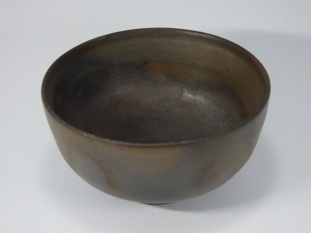 17代木村桃山（備前桟切り抹茶茶碗）