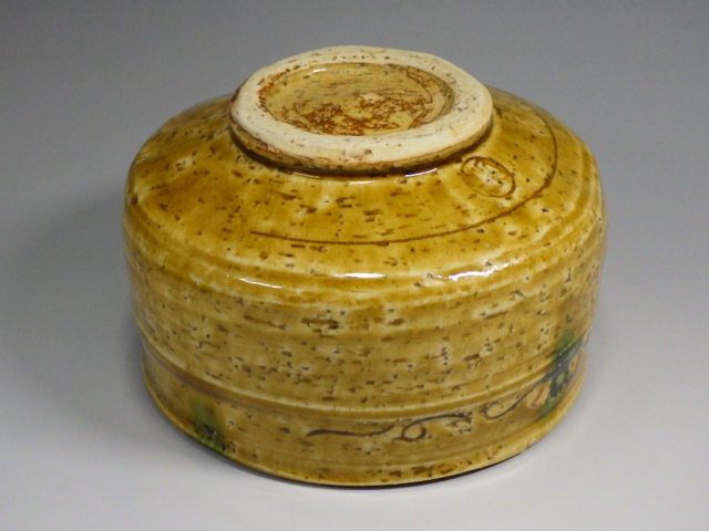 野田東山（瀬戸焼黄瀬戸抹茶茶碗）