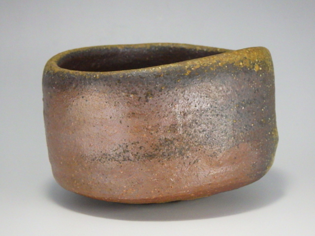 駒形九磨　備前焼　三ツ足　徳利　花入 新作モデル 駒形九磨 備前焼 三ツ足 徳利 花入 - メルカリ 工芸