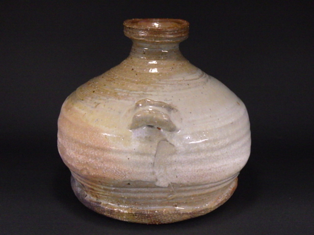 大和裕二（萩焼窯変耳付き壺）