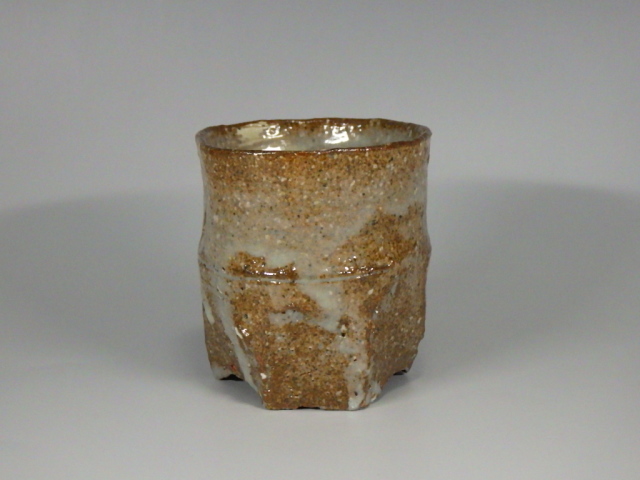 斉藤政秋氏作品陶製湯呑み 木箱 斉藤政秋（笠間焼刷毛目竹形ぐい飲み）