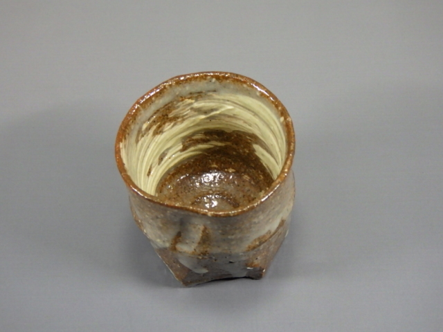斉藤政秋（笠間焼刷毛目竹形ぐい飲み）